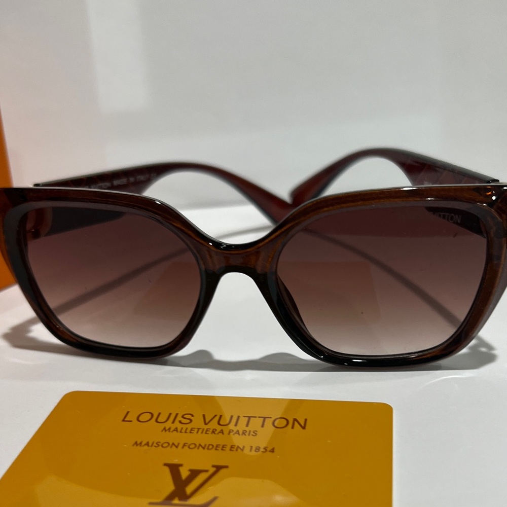 Louis Vuitton Brown Gradient Cat-Eye Sunglasses with Subtle Tortoiseshell - Picture 3 of 9